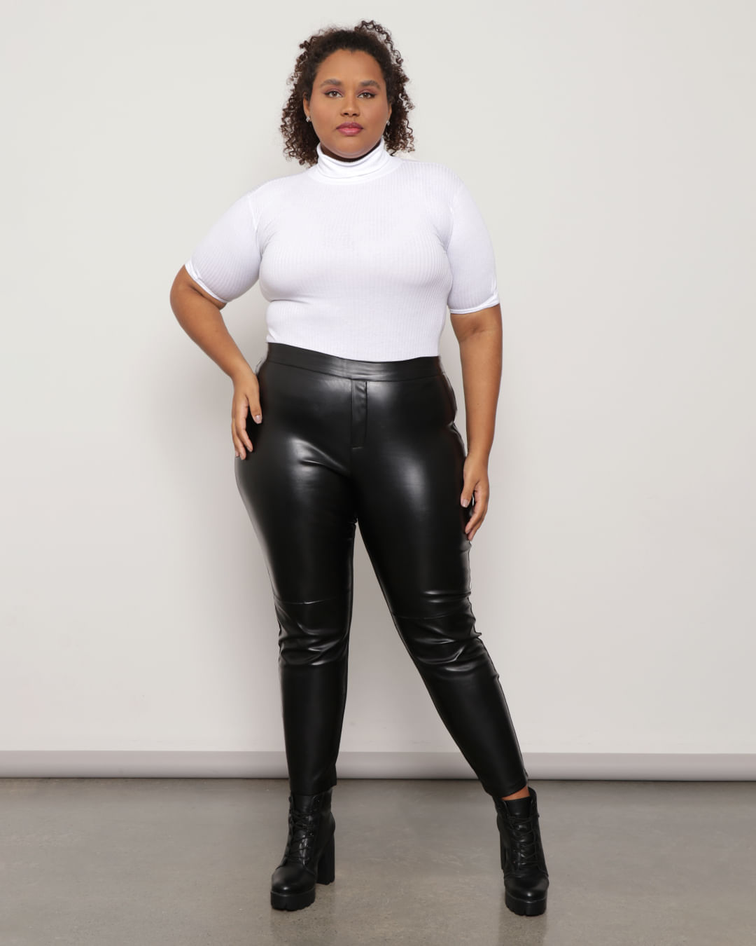 Calca-Legging-Plus-Size-Feminina-Sintetica-Preta