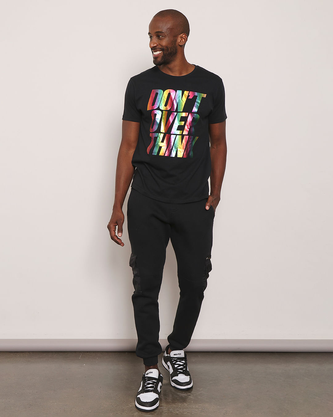 Camiseta-Masculina-Pride-Estampa-Dont-Over-Think-Preta