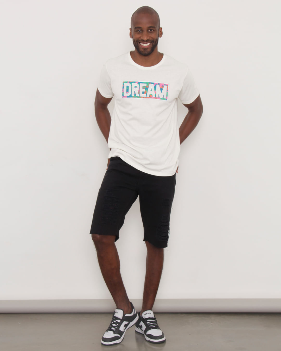 Camiseta-Masculina-Manga-Curta-Estampa-Dream-Off-Whitte