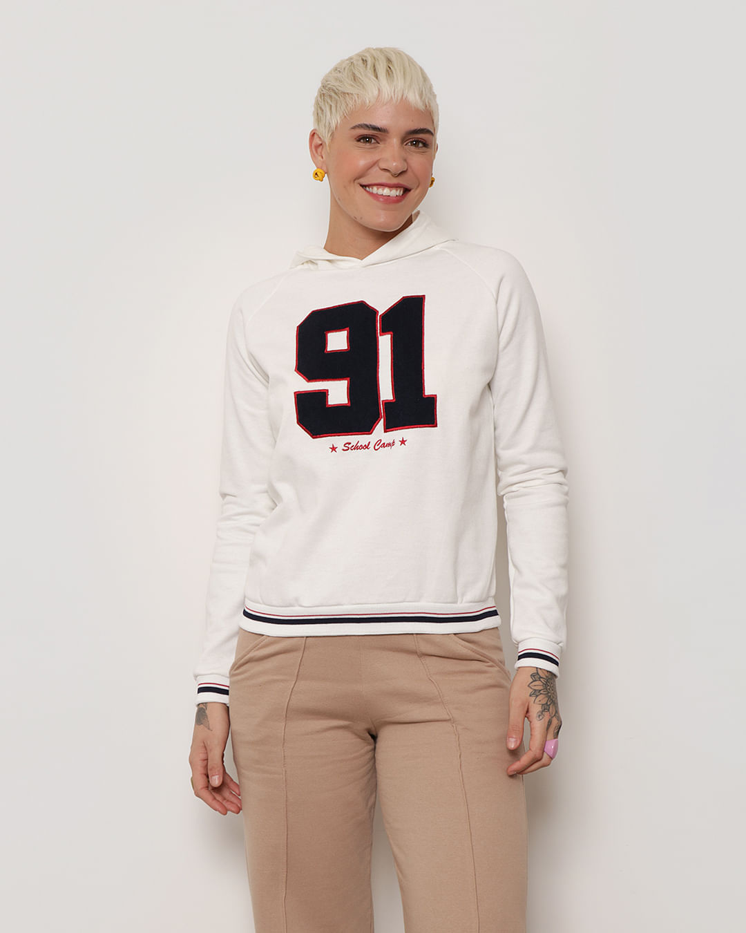 Blusao-Moletom-Feminino-Com-Capuz-Off-White