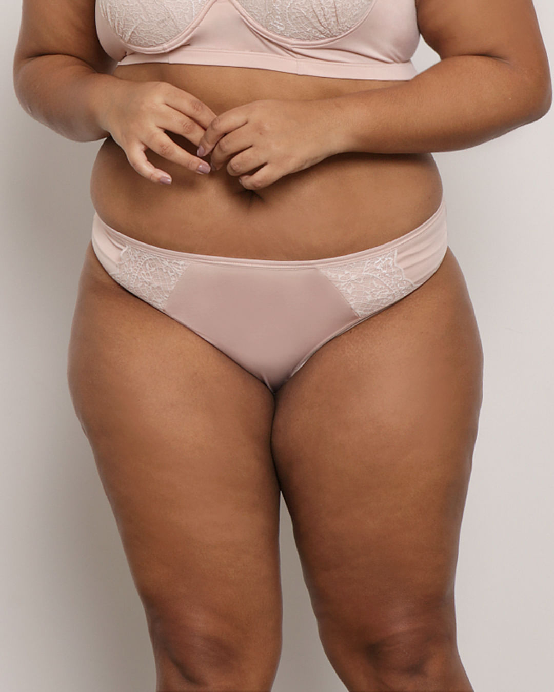 Calcinha-Plus-Size-Feminina-Biquini-Detalhe-Em-Renda-Bege