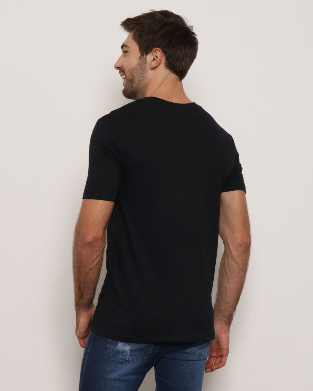 Camiseta-Masculina-Estampa-Cogumelo-Manga-Curta-Preta