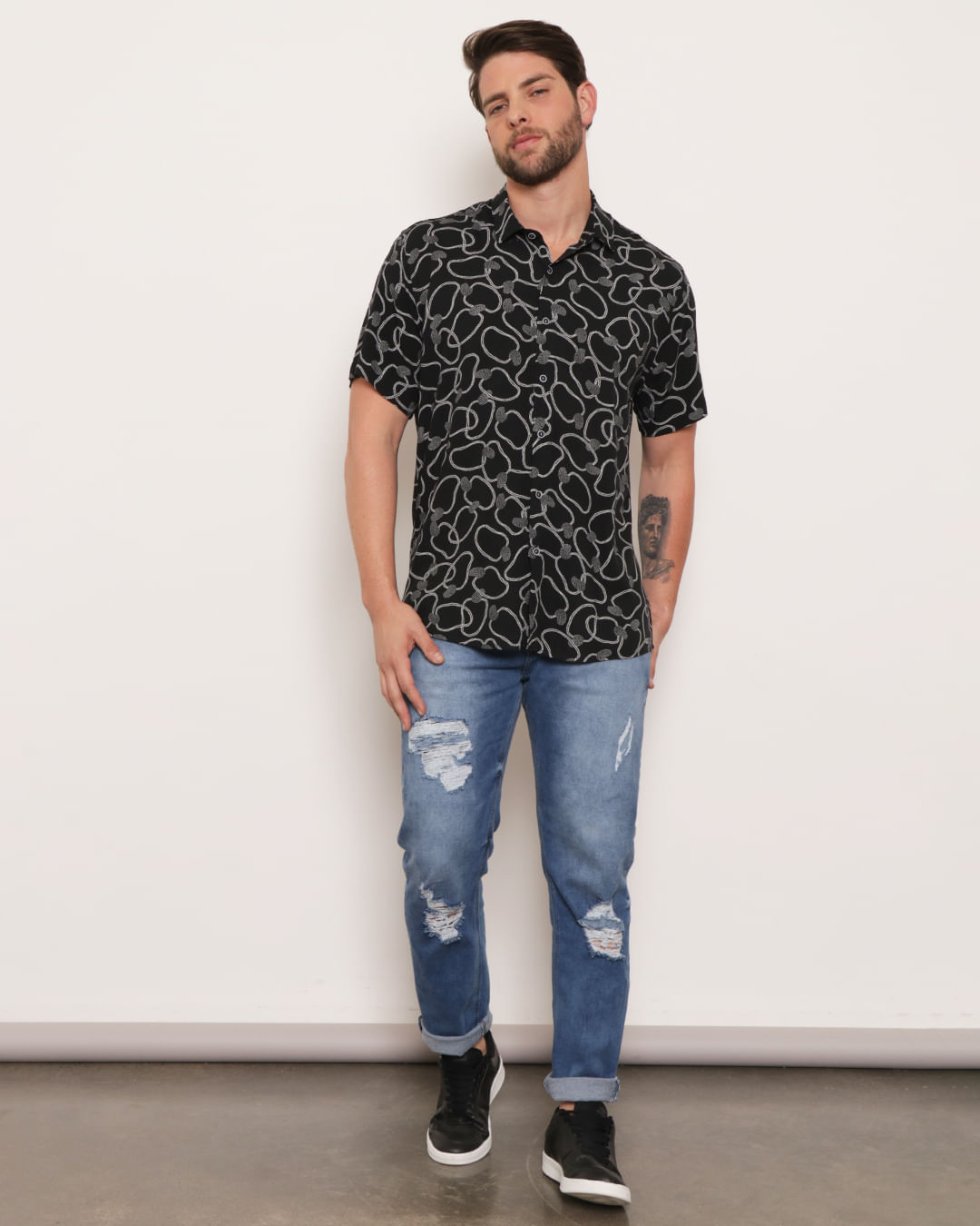 Camisa-Masculina-Casual-Viscose-Estampada-Caju-Preta